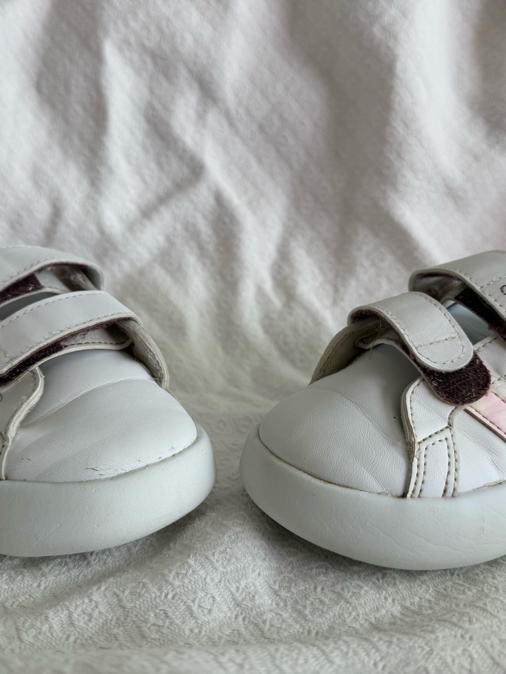 Adidas bubble comfy Kids White Velcro Sneakers with Pink Accent